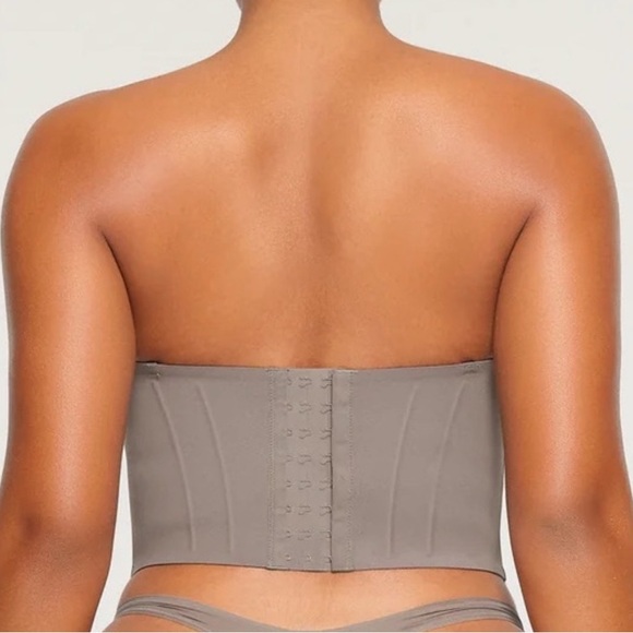 SKIMS Bonded Corset Top in Steel - Picture 2 of 7